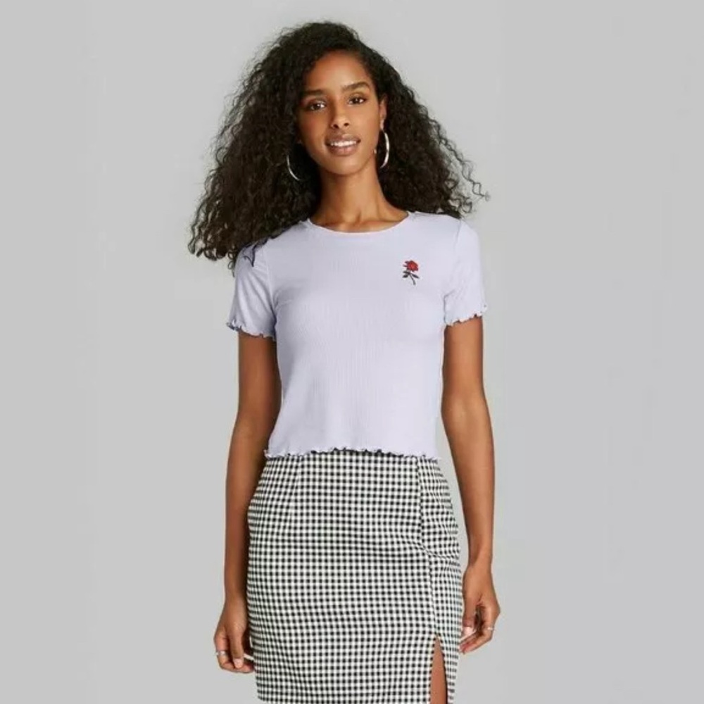 Wild Fable Short Sleeve Lavender Tee with Embroidered Rose, Size Small